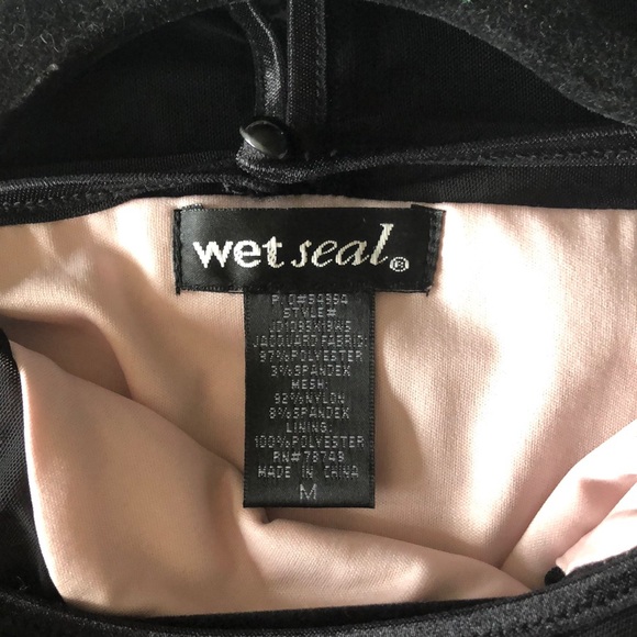 Light Pink and Black Dress - Picture 5 of 5